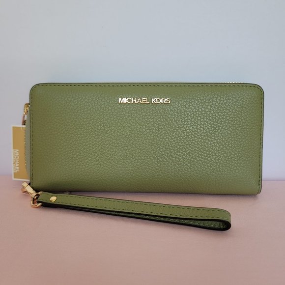 MICHAEL KORS Jet Set Travel Continental Pebbled Leather Wallet- Light Sage⭐ - Picture 6 of 16